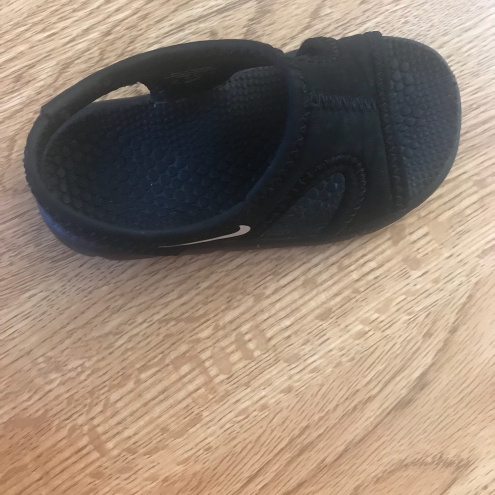 Nike sandals for kids